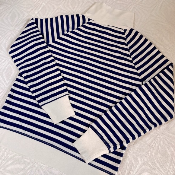 🔥HOST PICK🔥 J.CREW NAVY and WHITE STRIPED LONG SLEEVED TOP with BUTTON CLOSURE - Picture 5 of 11